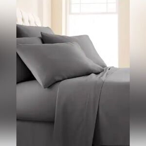 Queen sheet set. New! Ultra soft luxury